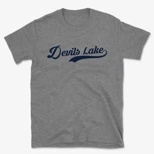 Devils Lake North Dakota Vintage Team Basic T-Shirt
