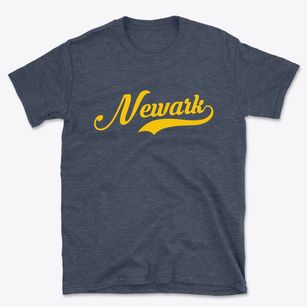 Newark Delaware Vintage Team Basic T-Shirt