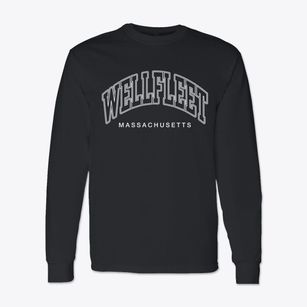 Wellfleet Massachusetts Inline Classic Long Sleeve T-Shirt