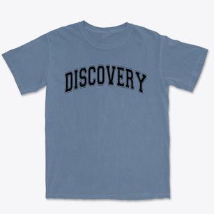 Discovery School Varsity Arch Premium Heavyweight T-shirt