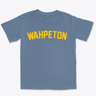 Wahpeton Iowa Classic Curve Premium Heavyweight T-shirt