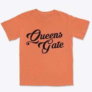 Queens Gate Pennsylvania Vintage Team Premium Heavyweight T-shirt