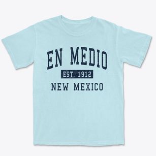 En Medio New Mexico Classic Established Premium Heavyweight T-shirt