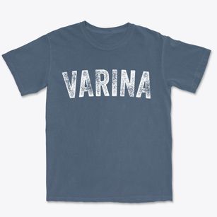 Varina Iowa Timeless Retro Premium Heavyweight T-shirt