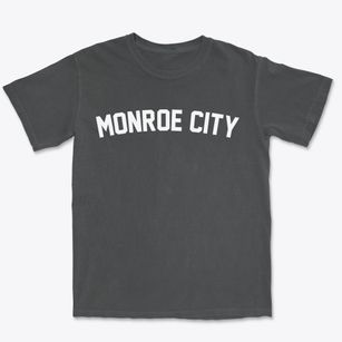 Monroe City Missouri Classic Curve Premium Heavyweight T-shirt