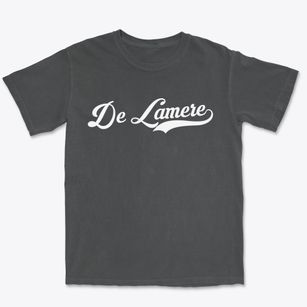 De Lamere North Dakota Vintage Team Premium Heavyweight T-shirt