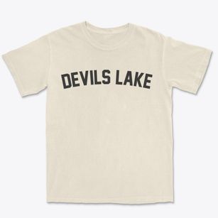 Devils Lake North Dakota Classic Curve Premium Heavyweight T-shirt