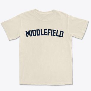 Middlefield Ohio Classic Curve Premium Heavyweight T-shirt
