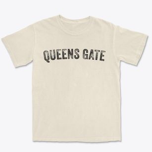 Queens Gate Pennsylvania Timeless Retro Premium Heavyweight T-shirt