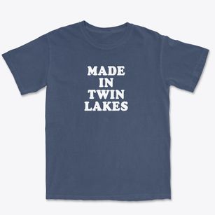 Twin Lakes Wisconsin Classic 70s Premium Heavyweight T-shirt
