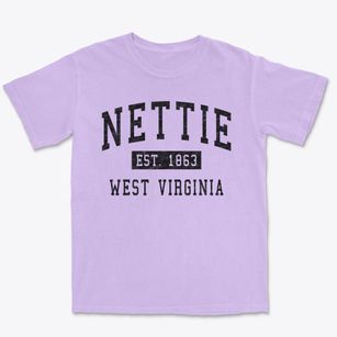 Nettie West Virginia Classic Established Premium Heavyweight T-shirt