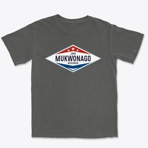 Mukwonago Wisconsin Diamond Star Premium Heavyweight T-shirt