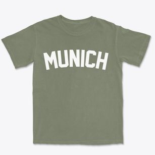 Munich North Dakota Classic Curve Premium Heavyweight T-shirt