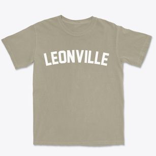 Leonville Louisiana Classic Curve Premium Heavyweight T-shirt