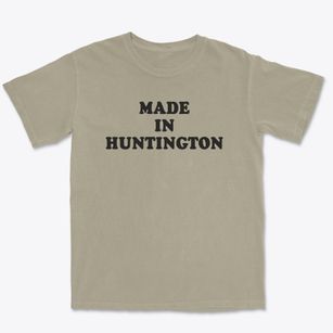 Huntington Massachusetts Classic 70s Premium Heavyweight T-shirt