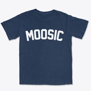 Moosic Pennsylvania Classic Curve Premium Heavyweight T-shirt