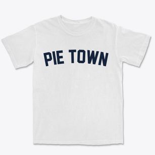 Pie Town New Mexico Classic Curve Premium Heavyweight T-shirt