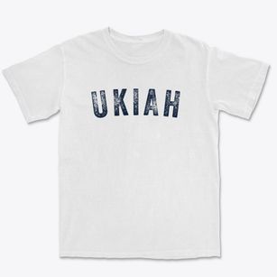 Ukiah Oregon Timeless Retro Premium Heavyweight T-shirt