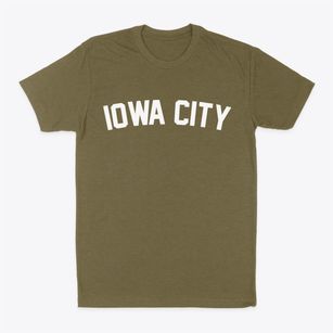 Iowa City Iowa Classic Curve Classic Dad T-Shirt